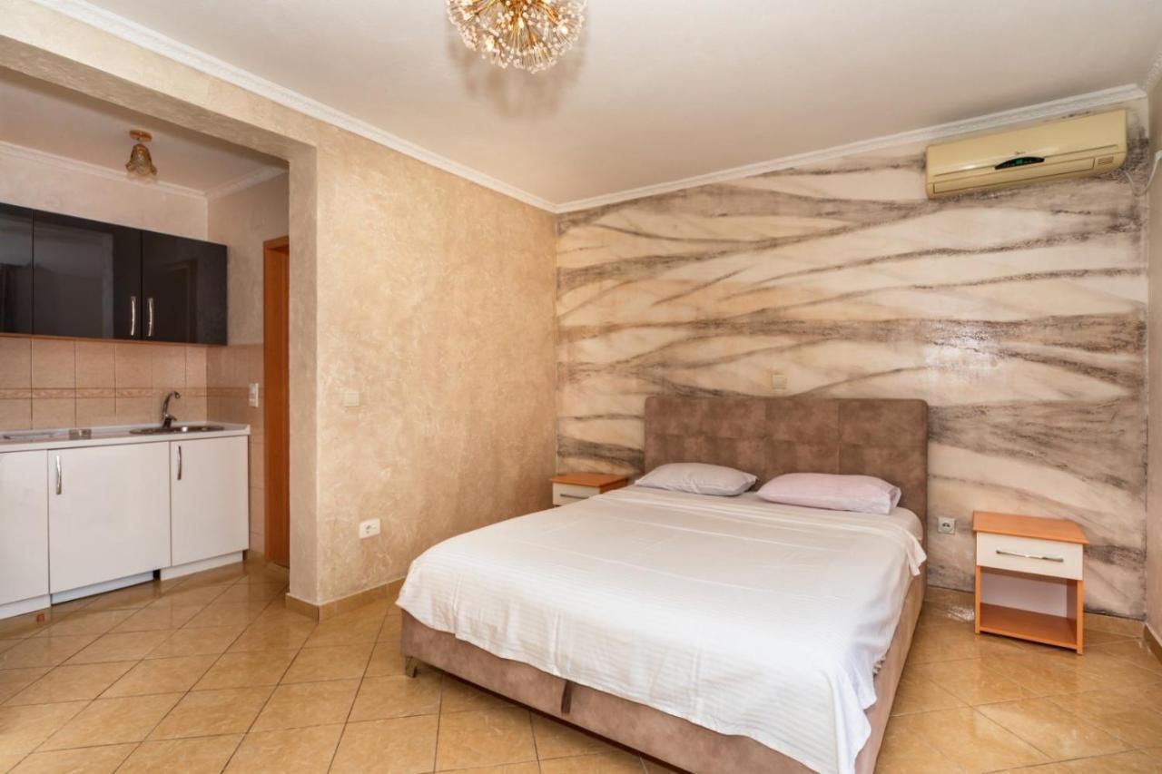 Ani Apartmani Dobra Voda Exteriör bild