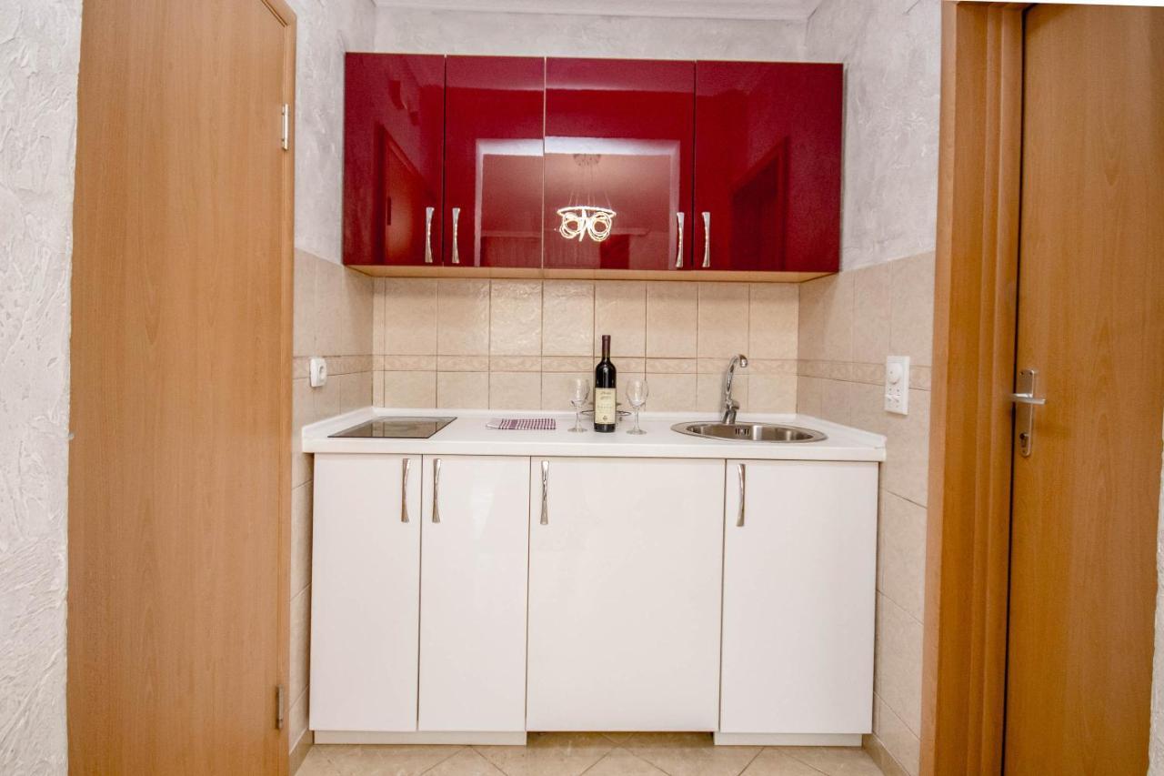 Ani Apartmani Dobra Voda Exteriör bild