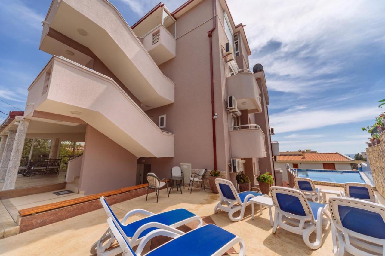 Ani Apartmani Dobra Voda Exteriör bild