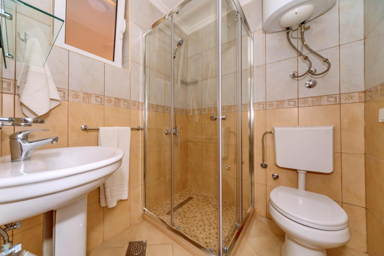 Ani Apartmani Dobra Voda Exteriör bild